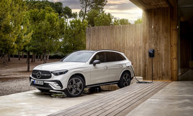 Mercedes-Benz adiciona mais dois modelos híbrido plug-in a linha GLC