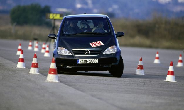 Há 25 anos, a Mercedes-Benz introduzia o Programa Eletrônico de Estabilidade, conhecido ESP