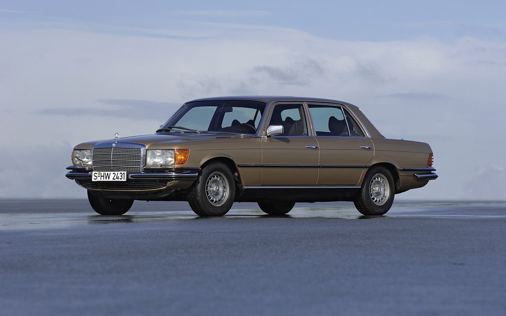 Mercedes-Benz lidera estáticas na Alemanha entre as marcas que tem maior números de veículos com a placa histórica