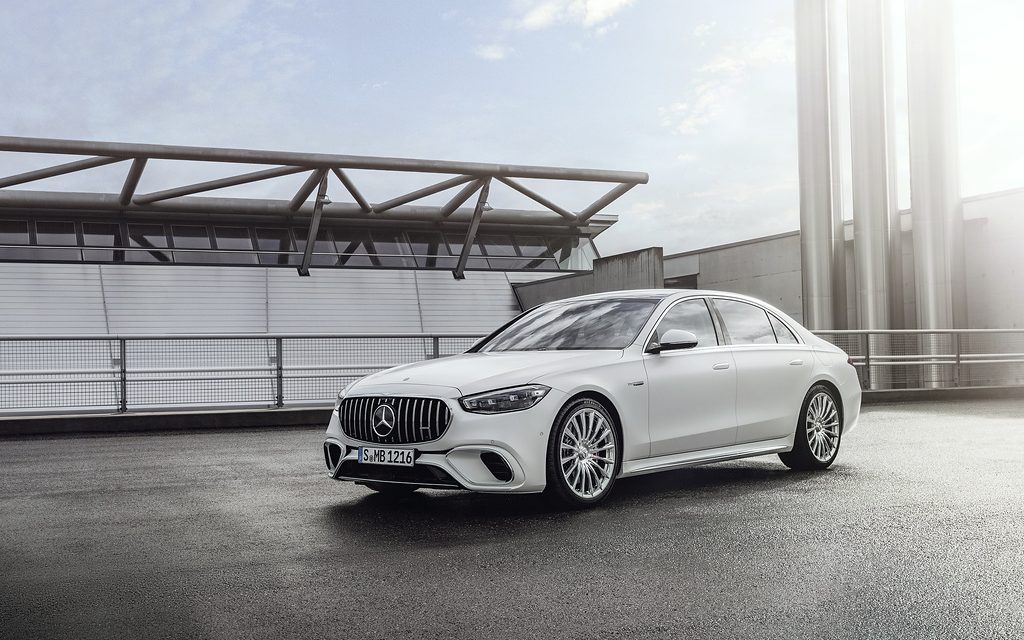 Mercedes-AMG S 63 E-Performance começa a receber pedidos na Europa