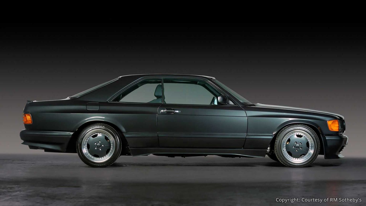 Elegantes 560 Sec Amg Bildnull