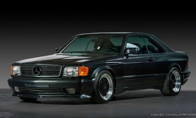 Mercedes 560 SEC AMG 6.0 “Wide Body”, foi leiloada por 680 mil euros