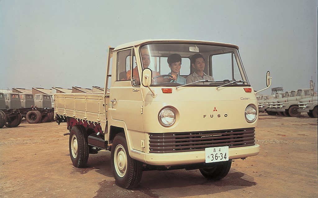 Caminhão ligeiro FUSO Canter celebra o seu 60º aniversário
