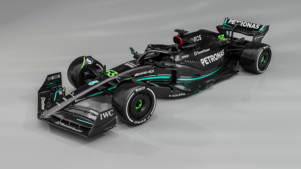 Equipe Mercedes apresenta carro W14 para a temporada F1 de 2023