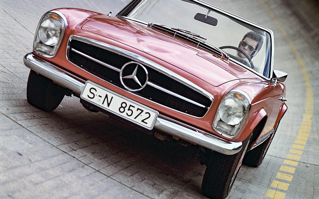 Mercedes-Benz 230 SL, há 60 anos, estreava a sérieW113, conhecida como “Pagoda”