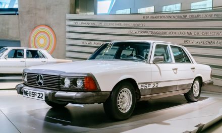 Mercedes-Benz ESF 22, o veículo de segurança experimental completa 50 anos