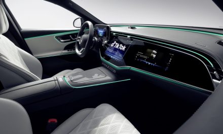 Novo Mercedes-Benz Classe E permite a instalação de aplicativos de terceiros