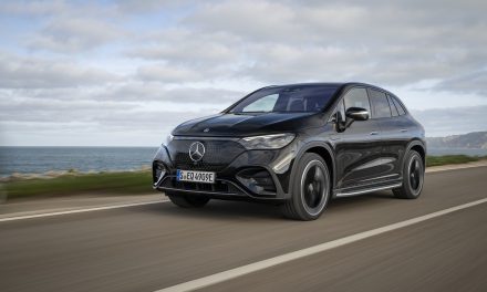 Vendas do primeiro trimestre da Mercedes-Benz são impulsionadas por veículos elétricos e topo de linha