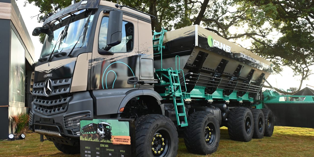 Mercedes-Benz apresenta protótipo do caminhão Arocs 4851 10×4 em parceria com Grunner