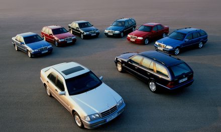 Há 30 anos, era apresentada a série 202, o primeiro Mercedes-Benz Classe C