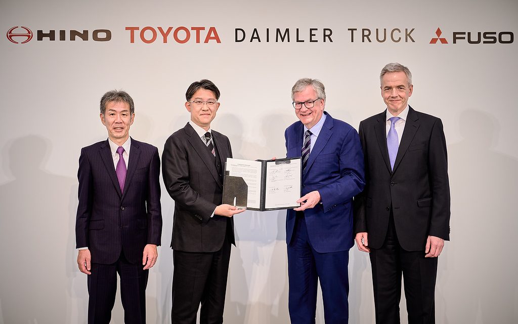 DAIMLER TRUCK E TOYOTA UNEM NEGÓCIOS DE CAMINHÕES
