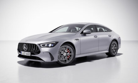 Mercedes-AMG GT Coupé de 4 portas e seis cilindros é atualizado com novos equipamentos