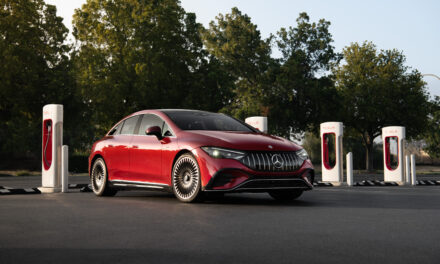 Veículos elétricos da Mercedes-Benz na América do Norte terão acesso aos carregadores da Tesla em 2024