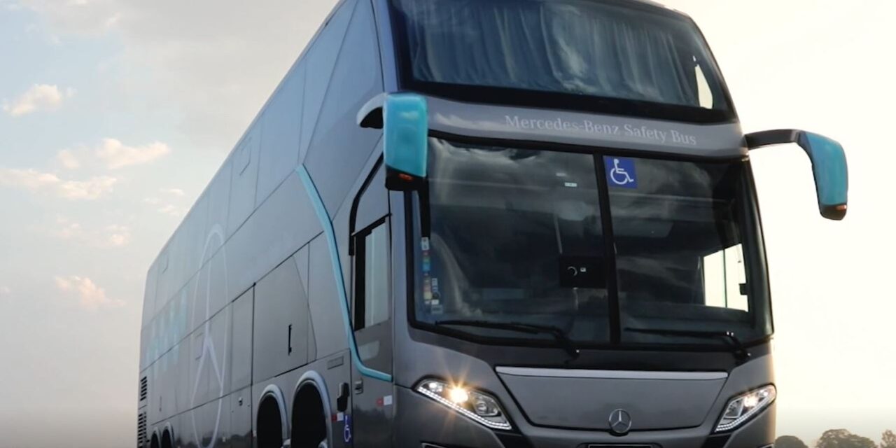 Ônibus rodoviário Mercedes-Benz O 500 ganha novo câmbio automatizado de 12 marchas