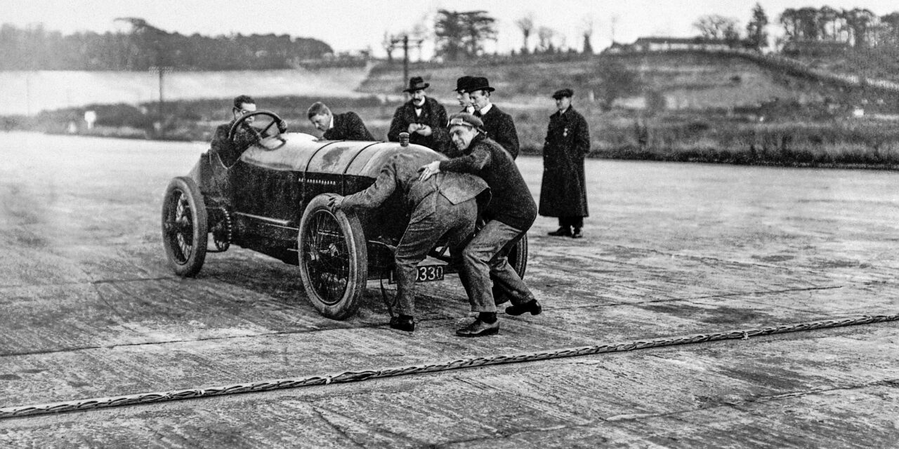 Há 110 anos, o Benz 200 HP batia recorde de velocidade no circuito de Brooklands