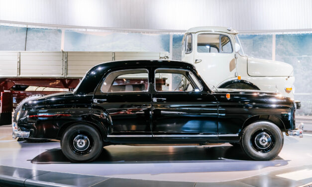Mercedes-Benz “Ponton”, o antepassado de todos os protótipos de carros “Erlkönig”, completa 70 anos
