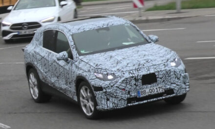 Futuro crossover Mercedes GLA / EQA é flagrada pela primeira vez