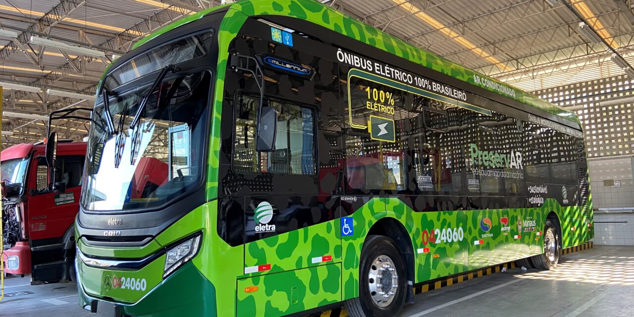 Primeiro ônibus elétrico em circulação em Manaus tem chassi Mercedes-Benz