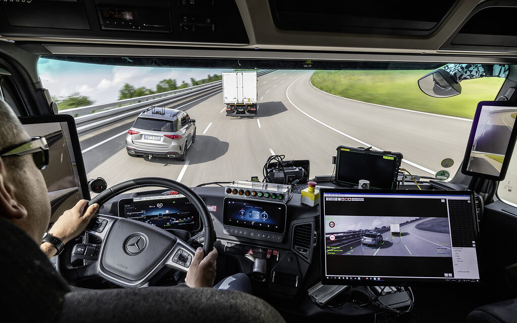 Daimler Truck testa e amplia novos sistemas de assistência de segurança