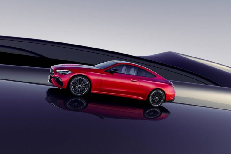 Mercedes-Benz CLE Coupé em termos dimensionais comparados aos Classe C e E Coupé