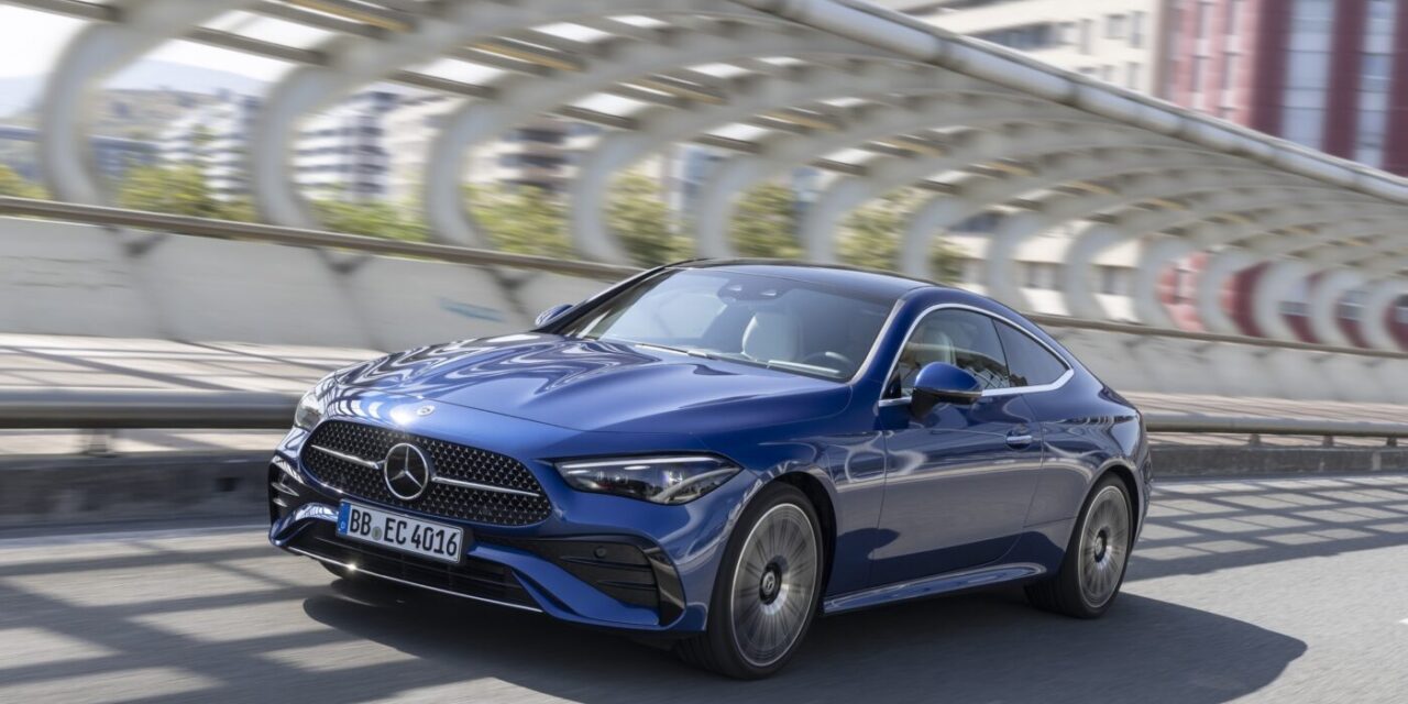 Novas imagens do CLE 450 4MATIC em azul Espectral