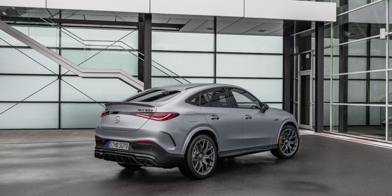 Novo Mercedes-AMG GLC63 SE Performance e GLC43 estreiam em carroceria cupê