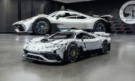 O Mercedes-AMG ONE ganha versão em controle remoto feito de blocos de construção interligados