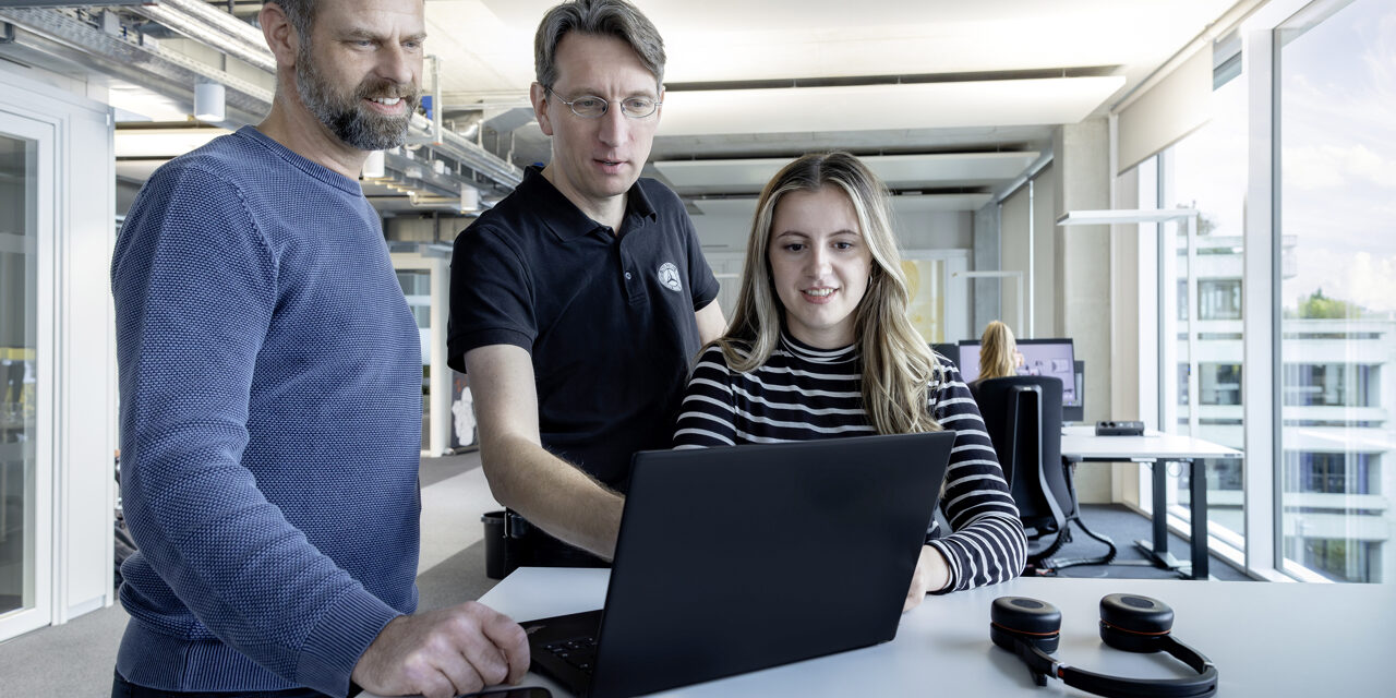 A Mercedes-Benz adota o código-fonte aberto para impulsionar o seu ecossistema digital