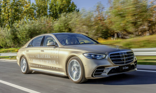 Mercedes-Benz obtém aprovação para testar a direção automatizada nível 3 em Pequim