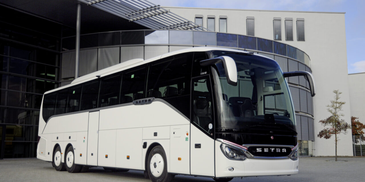 Setra comemora a marca de 10 mil ônibus de turismo da série 500 entregues