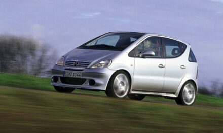 Classe A 38 AMG, raro modelo esportivo de dois motores e tração integral