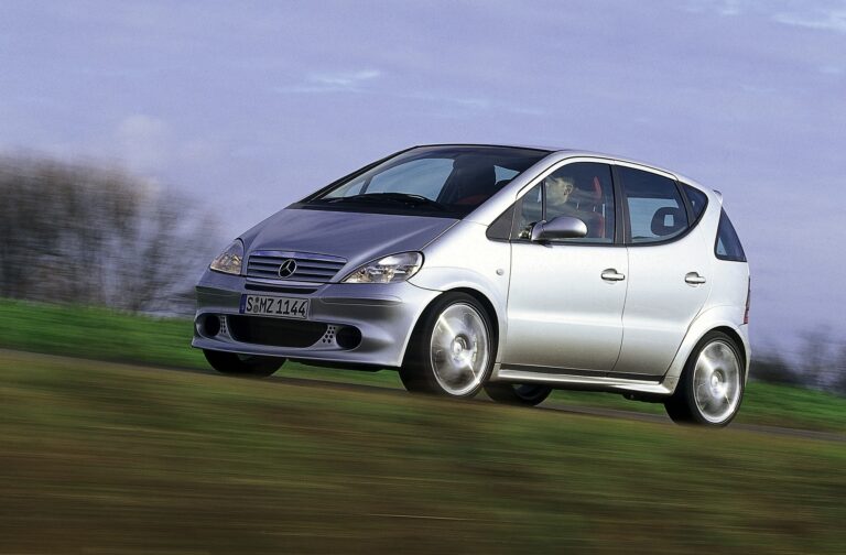 Classe A 38 AMG, raro modelo esportivo de dois motores e tração integral