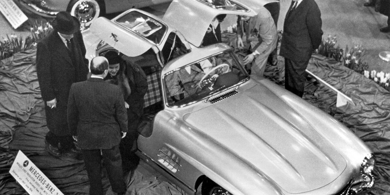 Notas Clássicas Mercedes-Benz, estreia mundial do 300 SL e os aniversários de Gottlieb Daimler e Bertha Benz