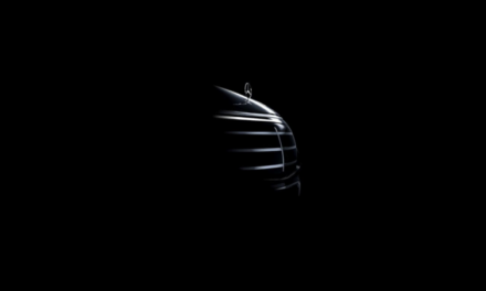 Mercedes-Benz EQS ganhará mudanças visuais na linha 2024, destaque para a estrela no capô