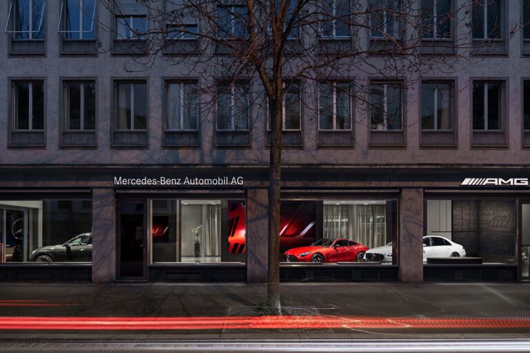 A PRIMEIRA LOJA STARS@MERCEDES-BENZ NA EUROPA FICA EM ZURIQUE