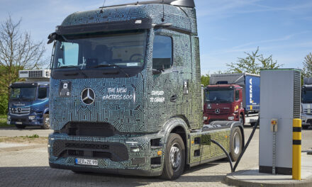 Mercedes-Benz Trucks testa com sucesso carregamento elétrico de 1.000 quilowatts