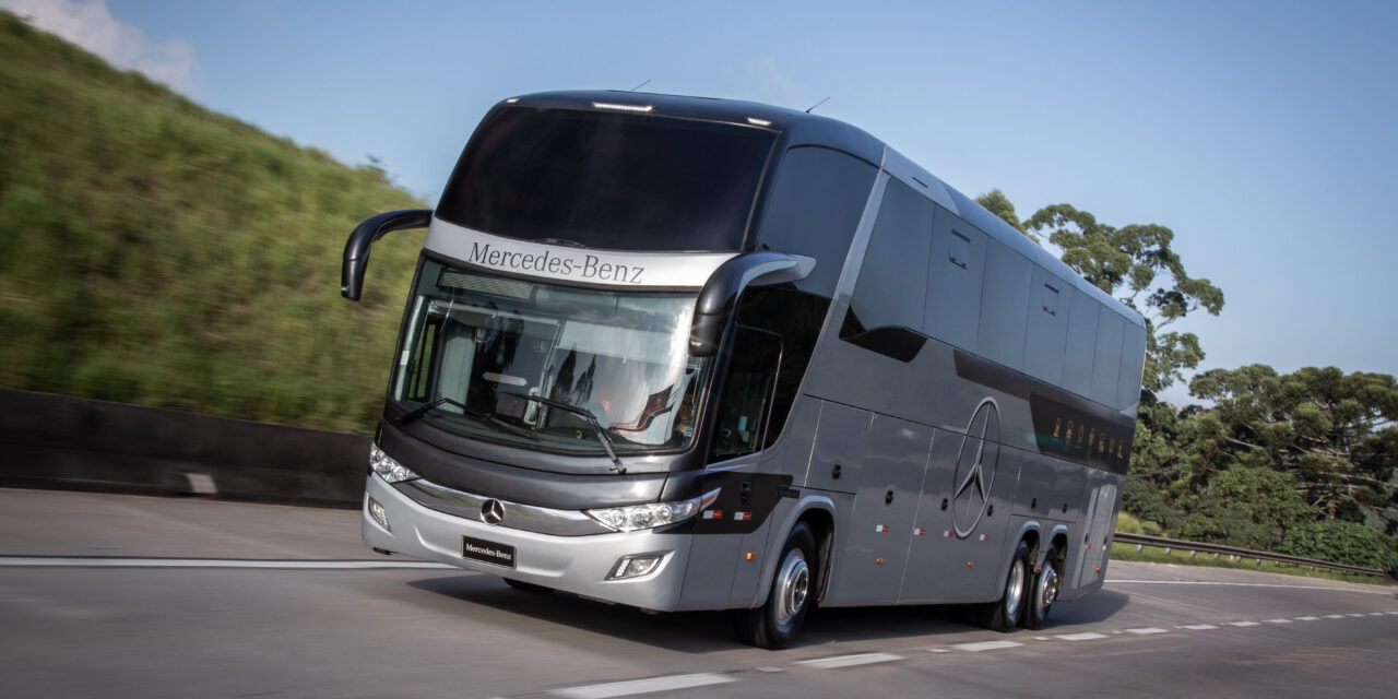 Ônibus rodoviário Mercedes-Benz O 500 RSD de 450 cv tem pacote de segurança ampliado