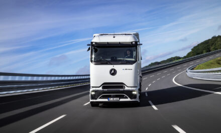 DAIMLER TRUCK MOSTRA EACTROS 600 NA IAA TRANSPORTATION 2024