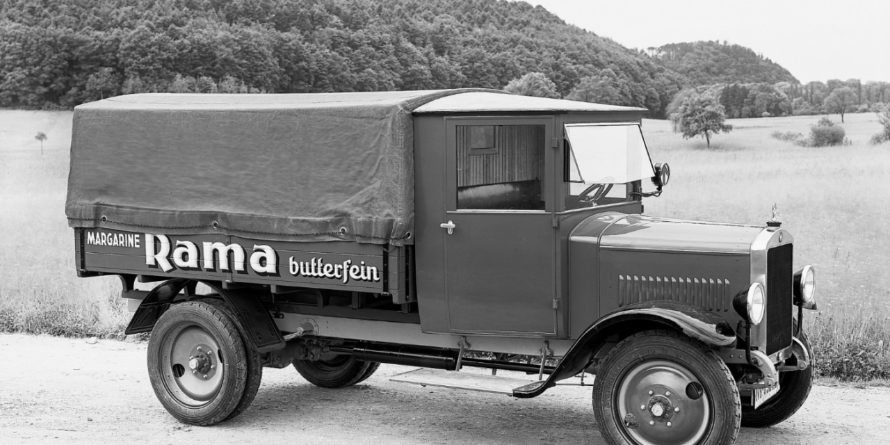 Os primeiros caminhões e ônibus Mercedes-Benz chegaram em 1926