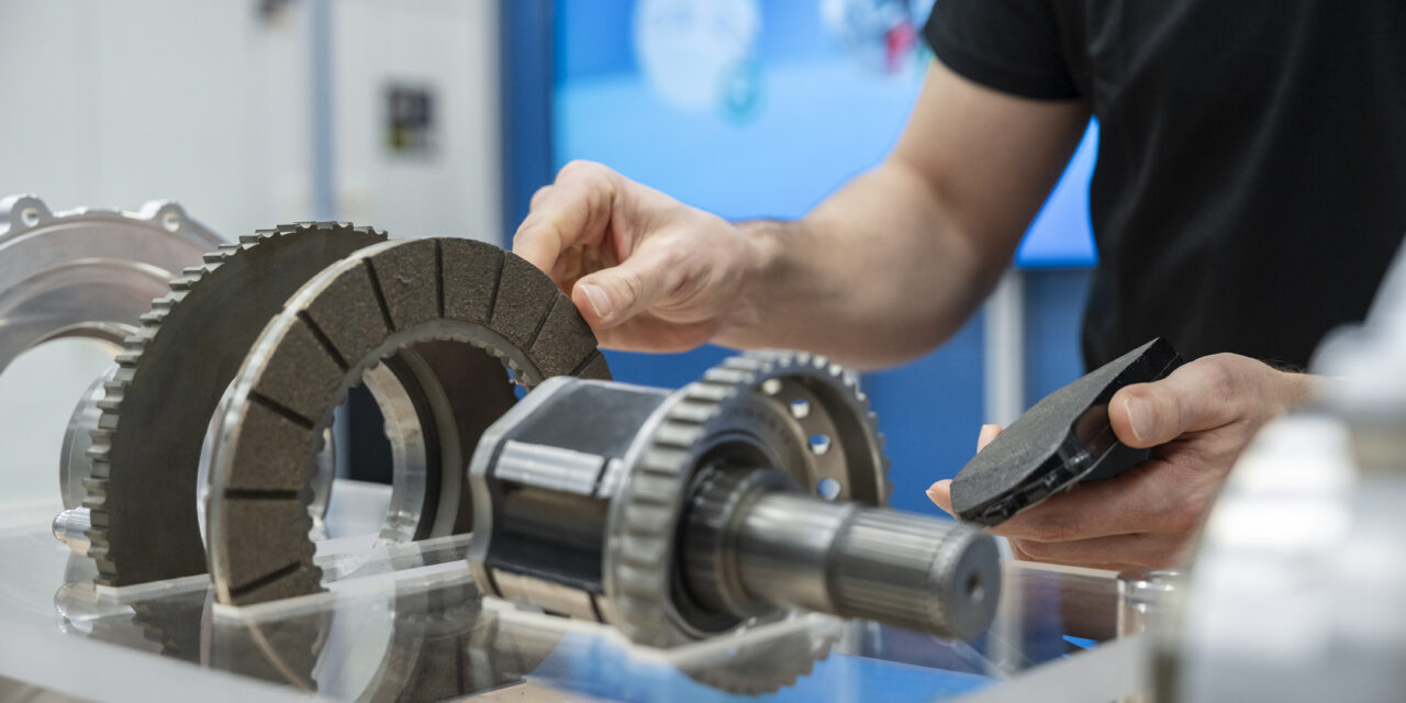 Mercedes trabalha no sistema de freio in-drive