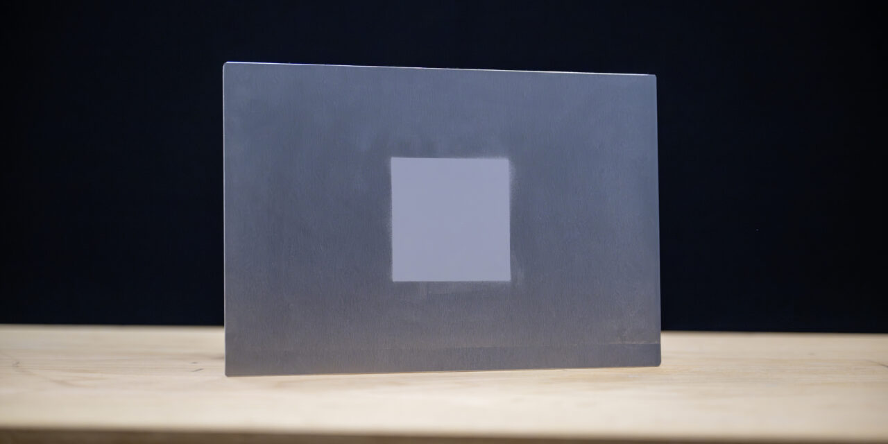 Mercedes -Benz pesquisa a tecnologia da pintura solar