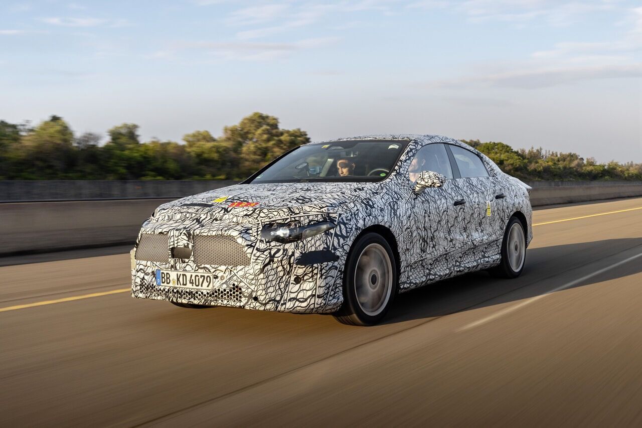 Fara Prototyp Novo Mercedes-Benz CLA, modelo fará sua estreia em 13 de março, em Roma ...