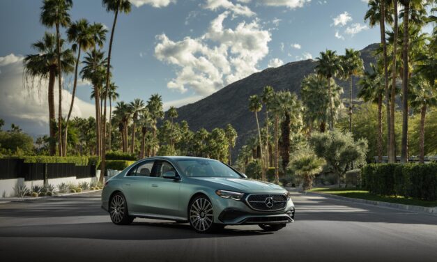 Mercedes-Benz Classe E é eleito Carro do Ano 2025 pela MotorTrend