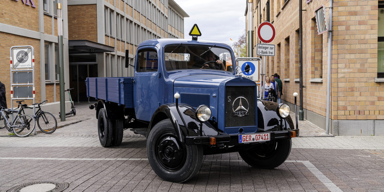 Mercedes-Benz Trucks exibe caminhões antigos no “Tributo a Carl Benz”