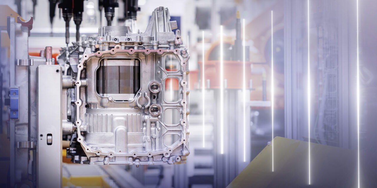 Fábrica da Mercedes-Benz em Stuttgart-Untertürkheim, inicia a produção de componentes de acionamento elétrico para o novo CLA