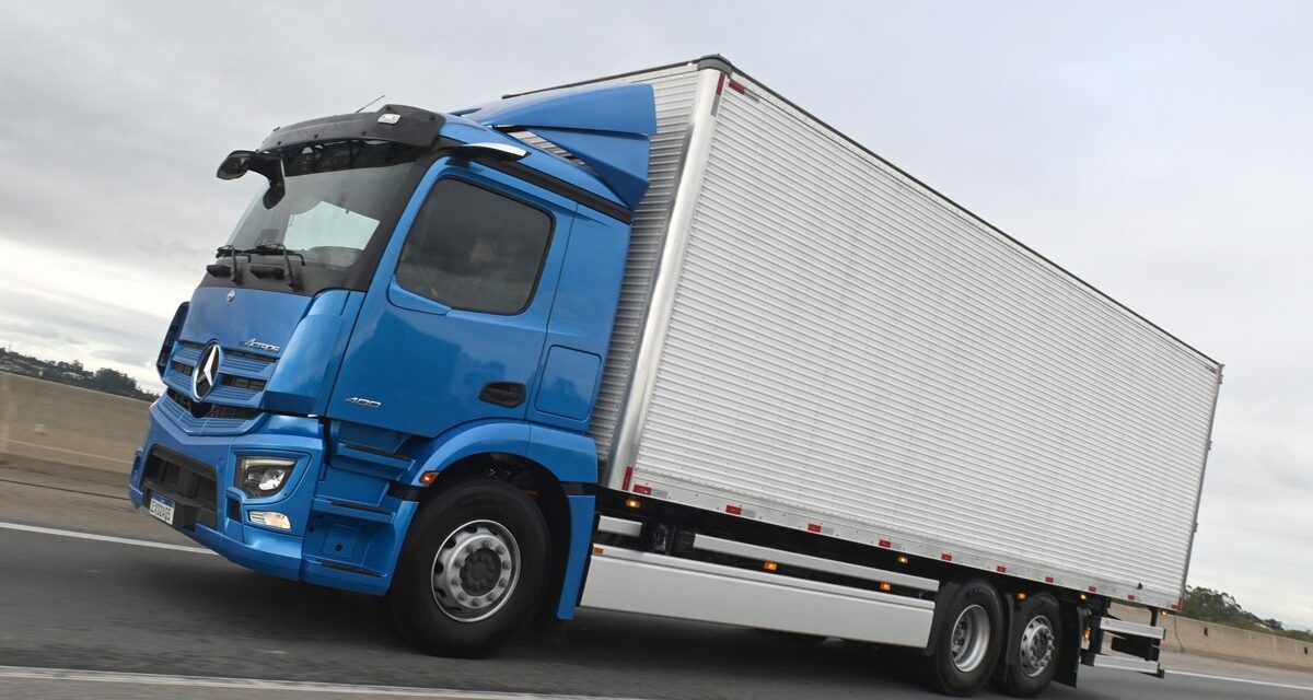 eActros 400, o caminhão elétrico à bateria da Mercedes-Benz prova sua eficiência ao percorrer 442 km sem recarregar
