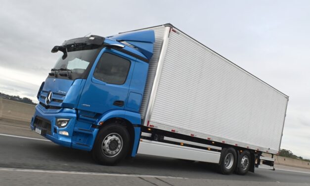 eActros 400, o caminhão elétrico à bateria da Mercedes-Benz prova sua eficiência ao percorrer 442 km sem recarregar