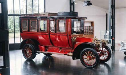 Mercedes Simplex 60 cv 1904, a gene das atuais limusines, e que pertenceu a Emil Jellinek