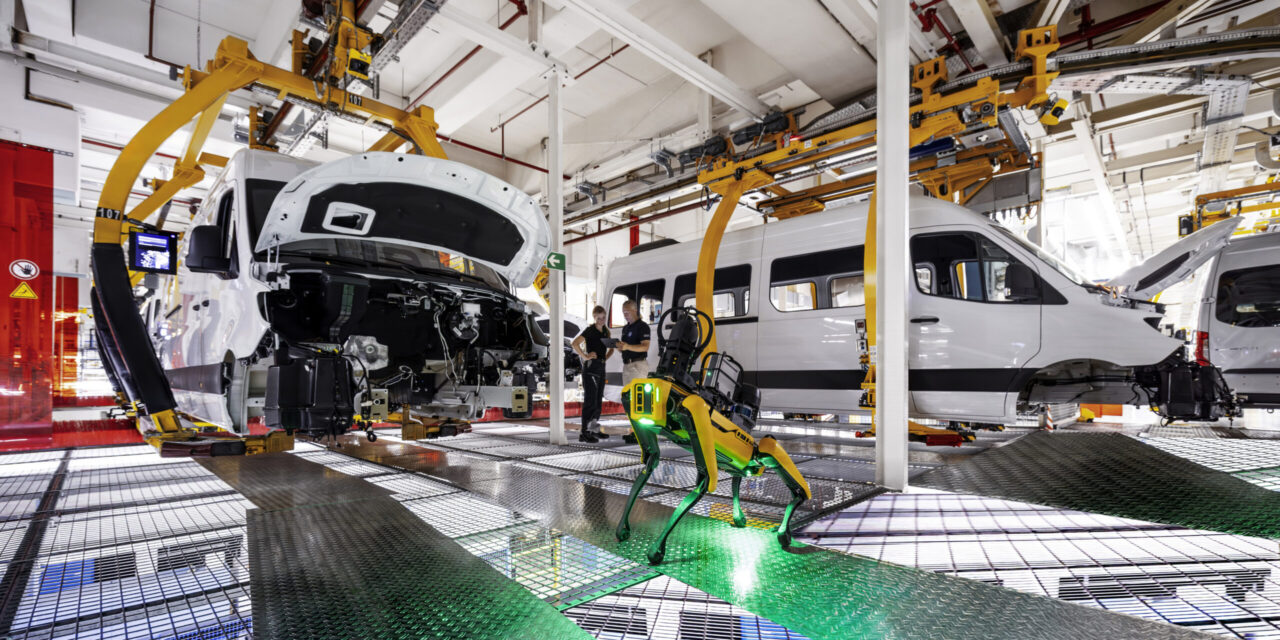 Cão-robô “Aris”, um aliado na redução de custos na fábrica da Mercedes-Benz em Düsseldorf