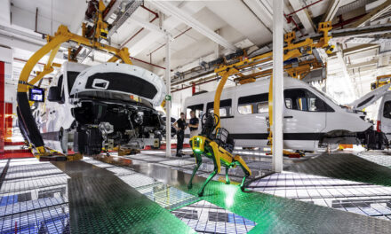 Cão-robô “Aris”, um aliado na redução de custos na fábrica da Mercedes-Benz em Düsseldorf